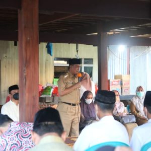 Safari Ramadan di Kecamatan Bola, Bupati Wajo Serahkan Bantuan ke Korban Angin Kencang