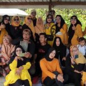 Alumni SMA Guppi Bonto Bahari Reuni di Hutan Mangrove Luppung