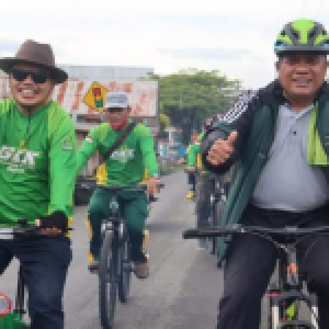 Meriahkan Hari Amal Bakti 76 di Sulbar, Kakanwil Kemenag Gelar Sepeda dan Jalan Santai