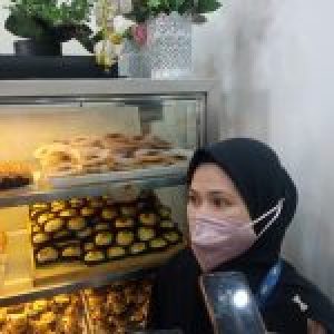 Bisnis Kue di Kota Makassar Laris Manis