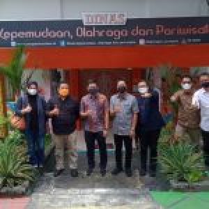 Gojek MoU dengan Santomo, 20 Driver Gojek Operasikan Kendaraan Listrik di Makassar