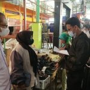 Disdag Parepare Imbau Penegakan Prokes Juga Mendata Warga Belum Vaksin di Pasar Senggol