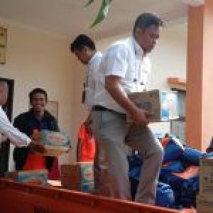 Andi Sudirman Kirimkan Bantuan untuk Warga Terdampak Angin Puting di Bantaeng