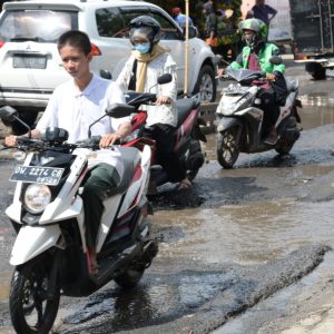 Dikerjakan Tahun ini, Besok PUTR Sulsel lakukan Pengukuran Jalan Antang yang Rusak