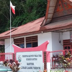 Bendara Merah Putih Terbalik Viral di Toraja, Ini Penjelasannya