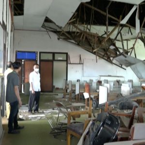 Memprihatinkan, Gedung SMAN 23 Makassar Selain Dipinjam Plafon, Ruangan Belajar Juga Roboh