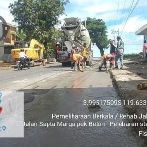 Taufan Pawe Instruksikan Dinas PUPR Lakukan Perbaikan Infrastruktur Jalan Menuju Anjungan Cempae