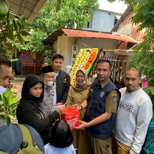 11 Unit Rumah Terbakar di Maccini Makassar, Sigap Gubernur Salurkan Bantuan Logistik Dinsos dan BPBD Sulsel