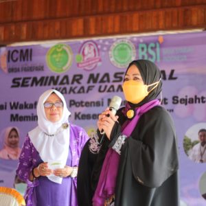 Erna Rasyid Taufan Beri Inspirasi Lewat Lantunan Ayat Alquran di Seminar Nasional Wakaf Uang