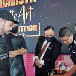 Archipelago Barista Latte Art Dihelat di Aston Hotel Makassar
