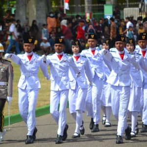 Puncak HUT RI ke-77, Bendera Merah Putih Sukses Dikibarkan di Lapangan Andi Makkasau Parepare