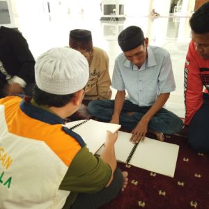 Yayasan Haji Kalla Bersama ITMI Dampingi Tunanetra Belajar Baca Quran Braille
