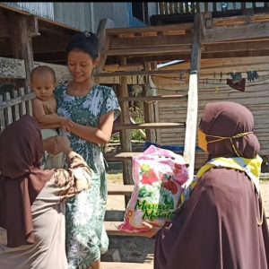 Erna Rasyid Taufan Ajak Kwarcab Pramuka Berbagi ke Warga Kurang Mampu