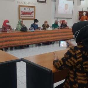 Silaturahmi, Erna Rasyid Taufan Ajak Pengurus Dekranasda Audiens Bersama Pengurus Kowani Jakatra