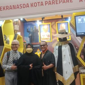 Stafsus Kementerian PPPA Indonesia Kagum Tampilan Stand Pameran Dekranasda Parepare