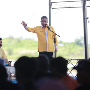 Taufan Pawe Sosialisasikan Airlangga Calon Presiden di Kabupaten Wajo