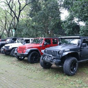 Luar Biasa, Pemilik Jeep, Benelli Keeway dan BMW Motorrad Bisa Parkir Gratis