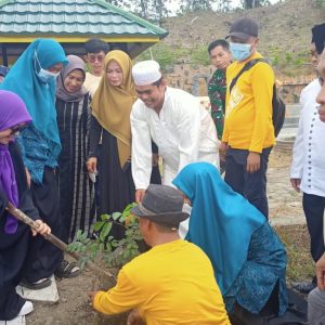 Erna Rasyid Taufan Launching Kampung Buah di Bacukiki