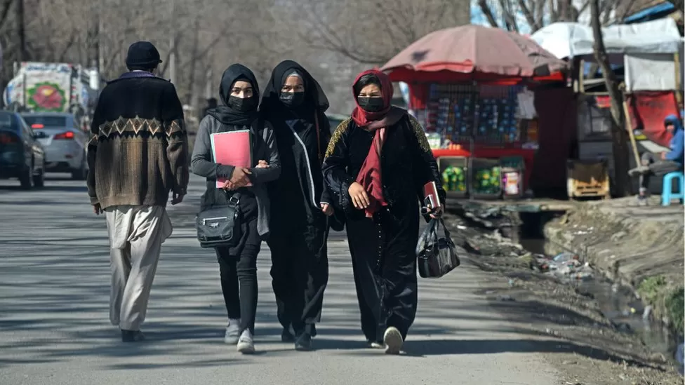Wanita di Afghanistan menghadapi masa depan yang tidak pasti setelah pengambilalihan oleh Taliban