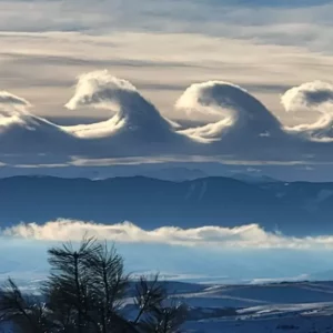 Awan Gelombang Yang Langka Memukau Para Pengamat Langit di Wyoming