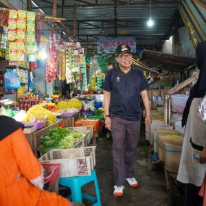 Jelang Nataru, Wali Kota Taufan Pawe Pantau Stok dan Harga Bapok