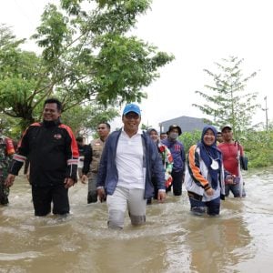 Wali Kota Makassar Turun Langsung Lihat Korban Banjir di Antang