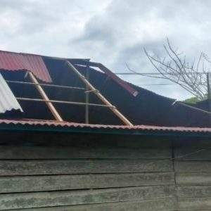 Puluhan Rumah Rusak Akibat Hantaman Angin Kencang di Duampanua Pinrang