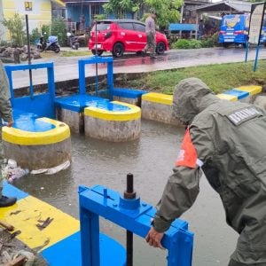 Sikapi Cuaca Ekstrem, Tim SAR Brimob Bone Pantau Daerah Rawan Banjir