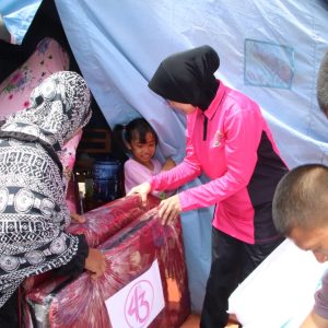 Yayasan Kemala Bhayangkari Parepare Bantu Warga Terdampak Banjir