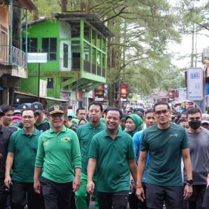 50 Tahun PPP, Andi Sudirman Jalan Sehat Bersama Plt Ketum Mardiono dan Sandiaga Uno di Malino