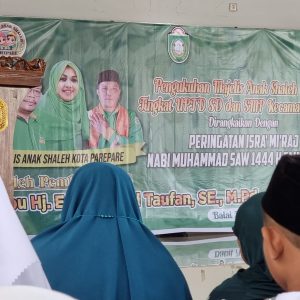 Erna Rasyid Taufan Bersama Pengurus Majelis Anak Saleh Kecamatan Ujung Gelar Isra Mi’raj