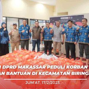 Sekretariat DPRD Kota Makassar Salurkan Bantuan Makanan Siap Saji Kepada Korban Banjir di Katimbang