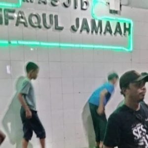 Kubah Masjid di Makassar Roboh Saat Jemaah Sedang Salat Tarwih