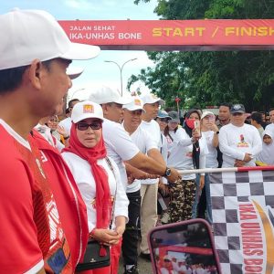 Rudianto Lallo-Danny Pomanto Jalan Sehat Bersama Ribuan Masyarakat Kabupaten Bone