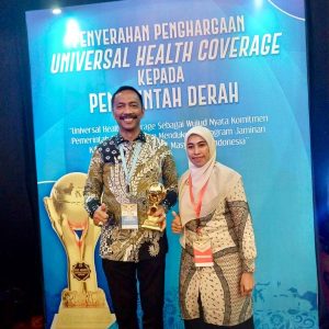 Diterima Wabup Amran, Pemkab Wajo Dianugerahi Penghargaan Universal Health Coverage