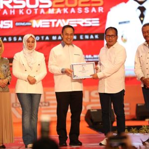 Danny-Fatma Terima Dua Penghargaan Core Values ASN BerAKHLAK dari ESQ Group