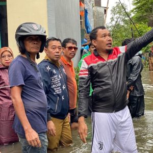 Camat Mariso Pantau Warga Terdampak Banjir