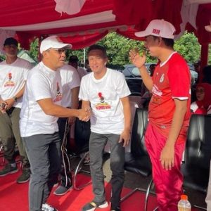 Ketua DPRD-Wali Kota Makassar Ramaikan Jalan Sehat IKA Unhas Bone