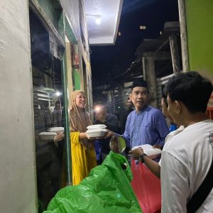 Ketua DPRD Makassar Rudianto Lallo Kembali Gelar Gerebek Sahur, Bagikan Makanan di Lorong-lorong