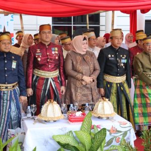 Ikuti Upacara Hardiknas, Kapolres Gowa Kenakan Pakaian Adat Bugis-Makassar