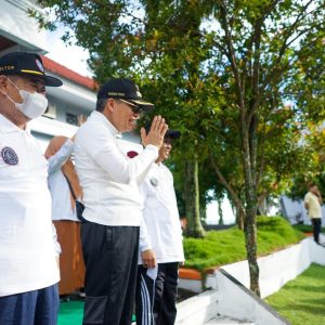 Wali Kota Taufan Pawe Lepas Peserta Jalan Sehat Milad UMPAR ke-24