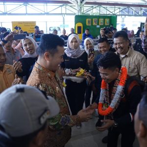 MYL Jemput Langsung Rusdi di Bandara, Bangga Putra Pangkep Harumkan Indonesia