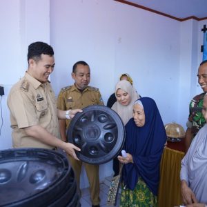 Cukupi Kebutuhan Air Bersih, MYL Bagikan Bak Air untuk Warga Kelurahan Bontoa
