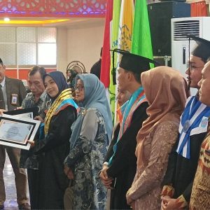 Unismuh Makassar Retaskan 1247 Wisudawan, Lulusan Terbaik Bisa Jadi Dosen