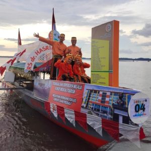 Lomba Perahu Hias RS HAH Juara 3 di Festival Salo Karajae