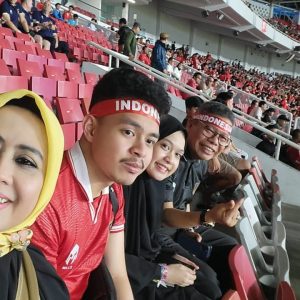 ERAT Bersama Keluarga Nonton Langsung di Stadion GBK Laga Match Indonesia-Argentina