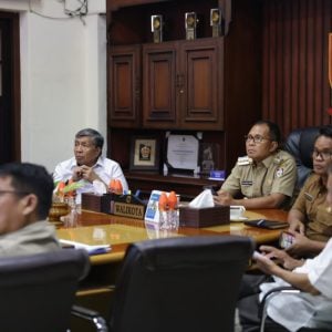 Serah Terima Tiga Besar Dokumen Tender PSEL, Pemkot Makassar Utamakan Studi Teknologi dan Mitigasi