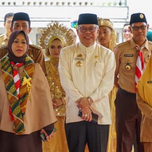 Erna Rasyid Taufan Haru Hadiri Peletakan Batu Bata Pertama Masjid SMPN 2 Parepare