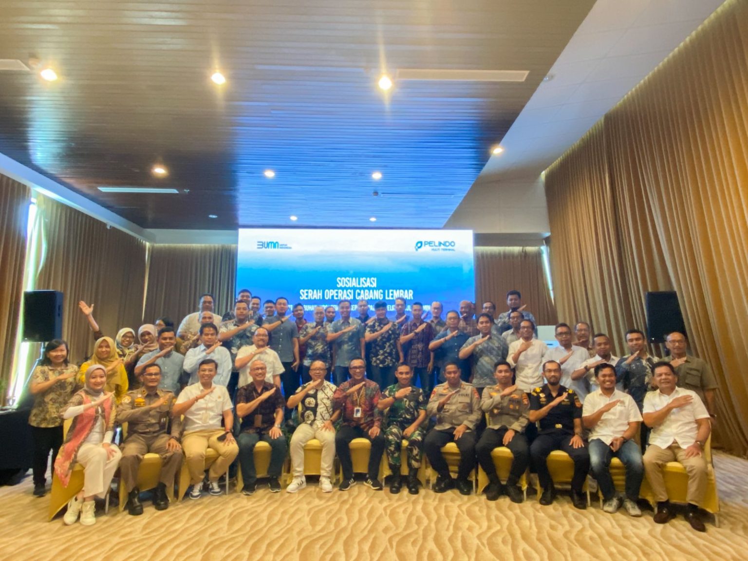 Manajemen PT Pelindo Multi Terminal (SPMT) Foto Bersama