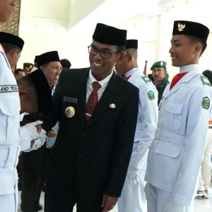 Pj Bupati Beri bonus Liburan Paskibra Takalar ke Surabaya